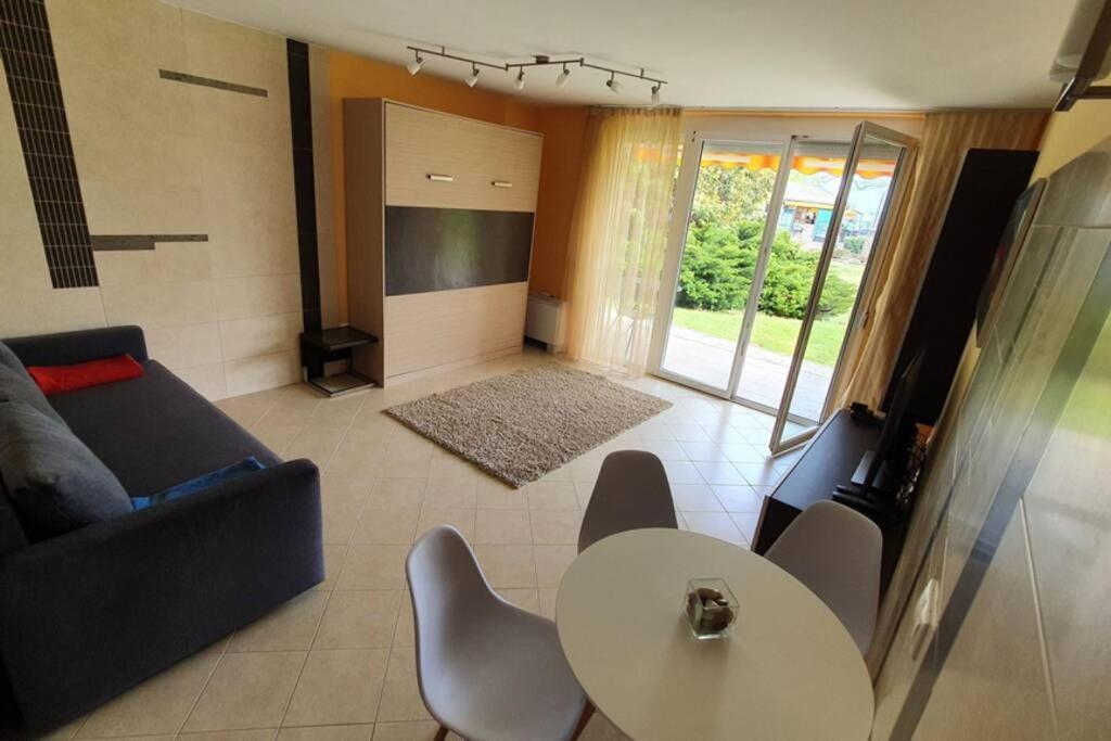 Igenyes 4 Fos Apartman Koezvetlen A Strandnal Apartment Csopak Exterior photo