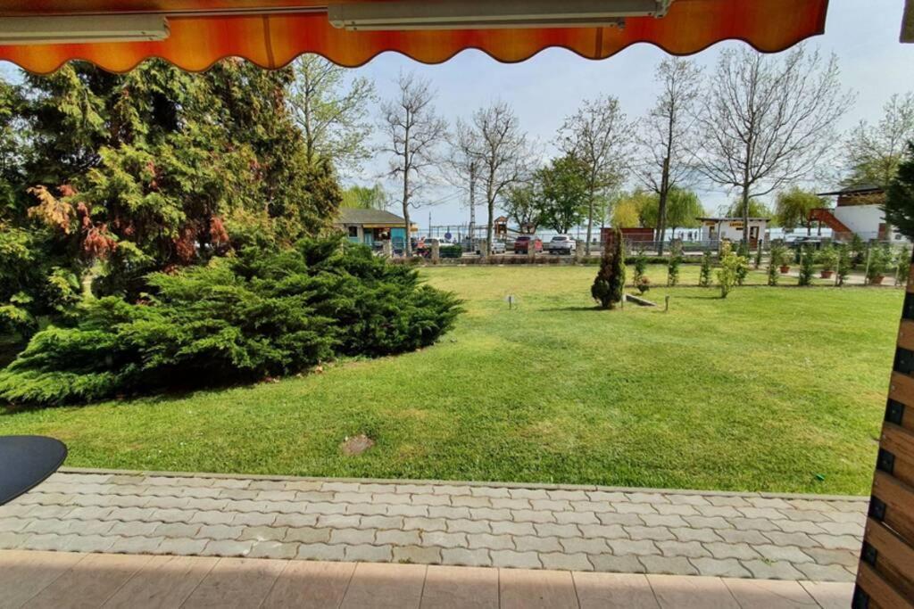 Igenyes 4 Fos Apartman Koezvetlen A Strandnal Apartment Csopak Exterior photo