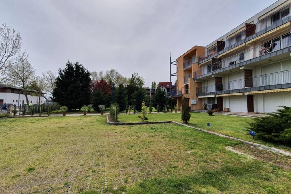 Igenyes 4 Fos Apartman Koezvetlen A Strandnal Apartment Csopak Exterior photo