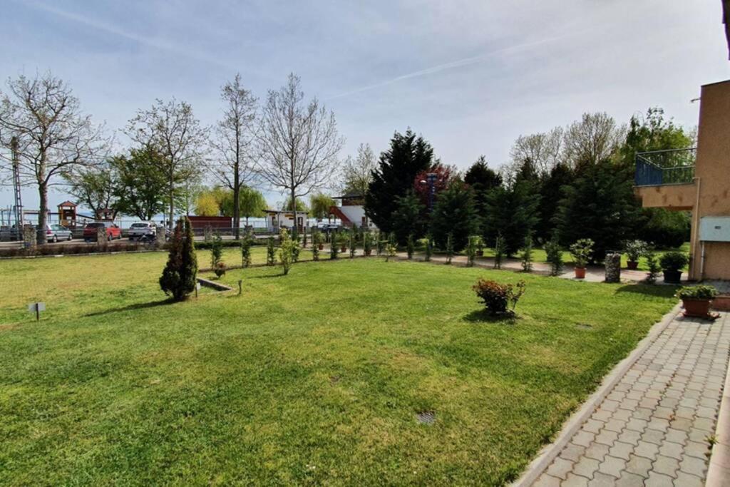 Igenyes 4 Fos Apartman Koezvetlen A Strandnal Apartment Csopak Exterior photo