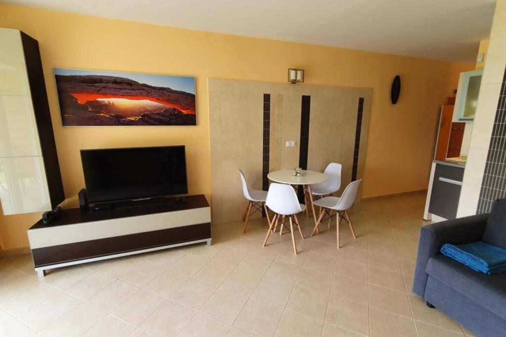 Igenyes 4 Fos Apartman Koezvetlen A Strandnal Apartment Csopak Exterior photo